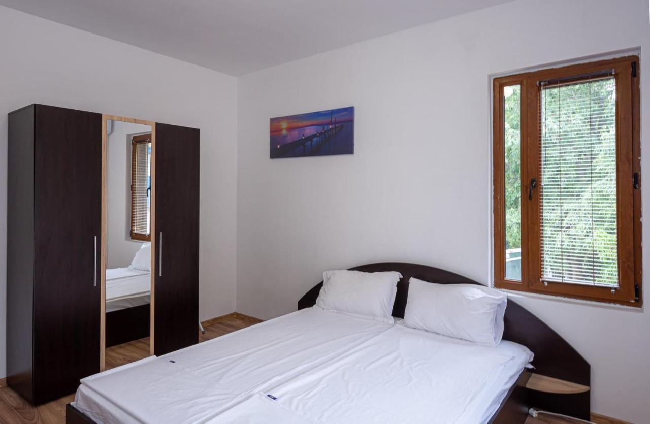Къща За Гости Димови Sozopol Exterior photo